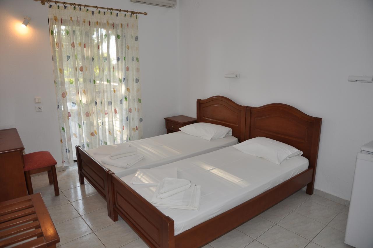 Hotel Dougas Arkoudi Esterno foto