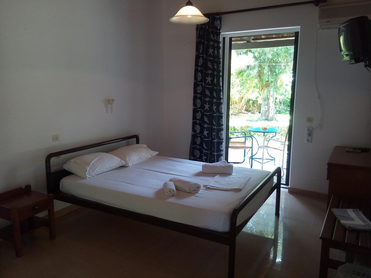 Hotel Dougas Arkoudi Esterno foto